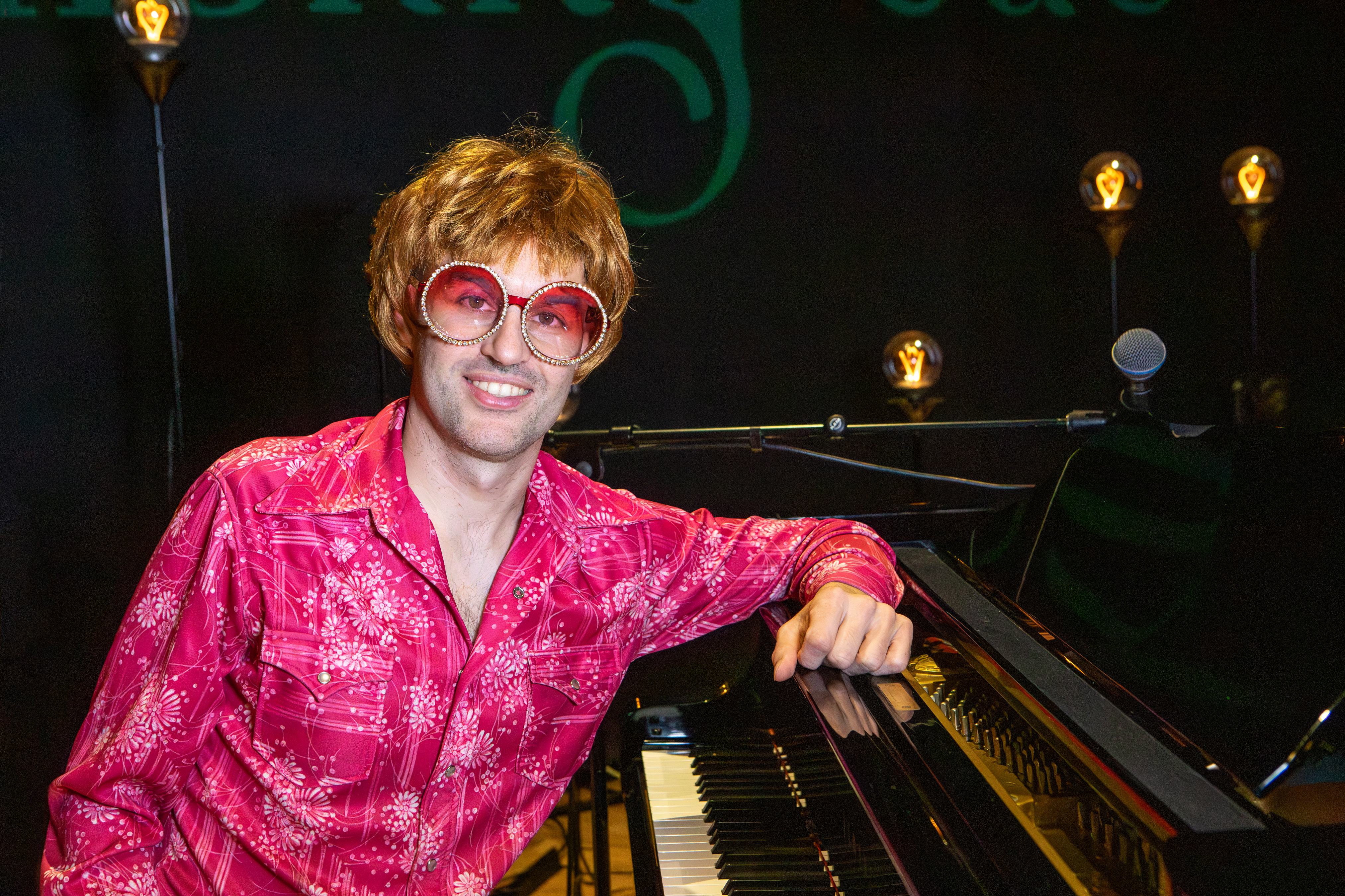 The Honky Cat performing